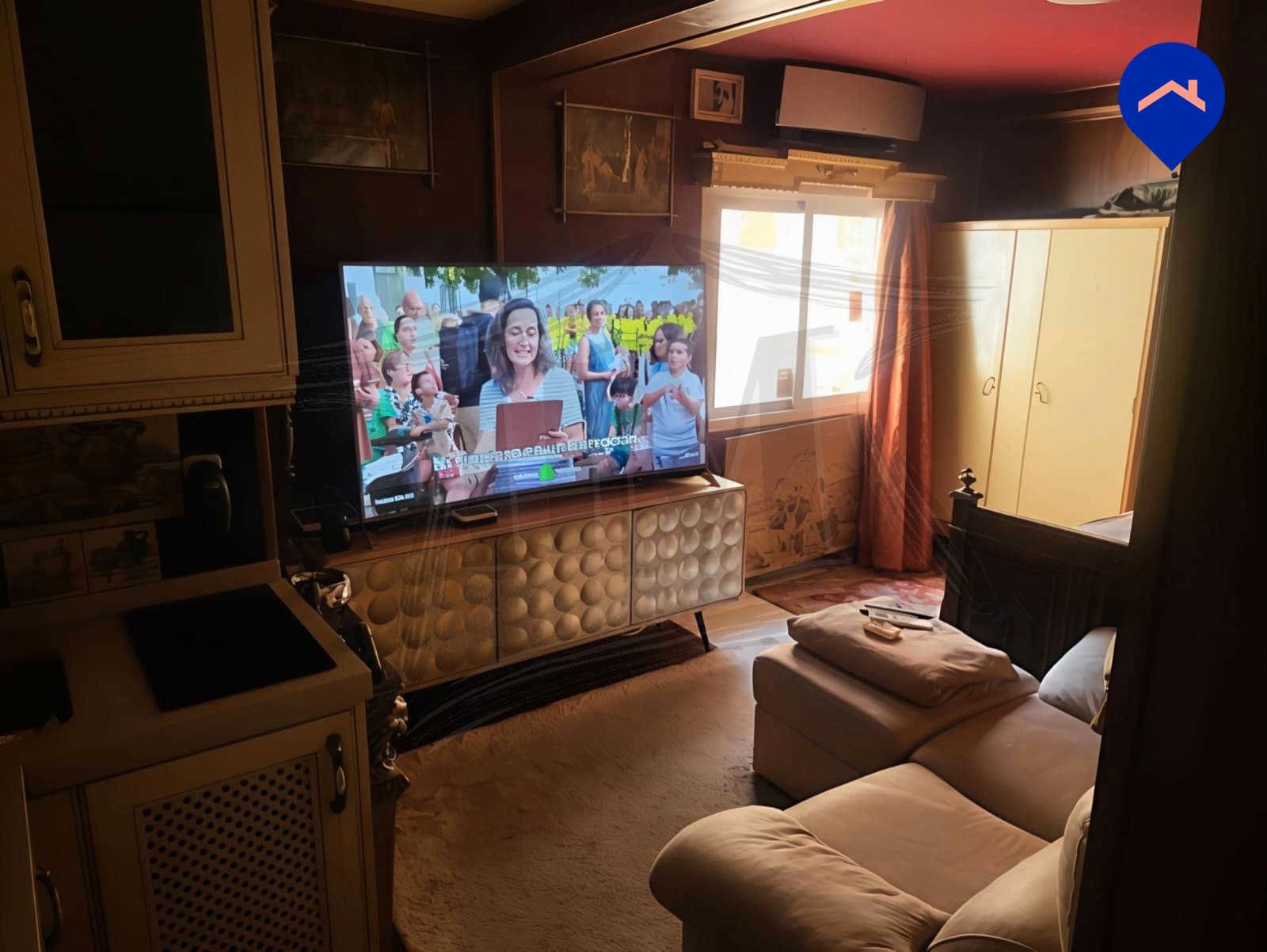 Living room of Flat for sale in  Madrid Capital  with Air Conditioner, Parquet flooring and Furnished