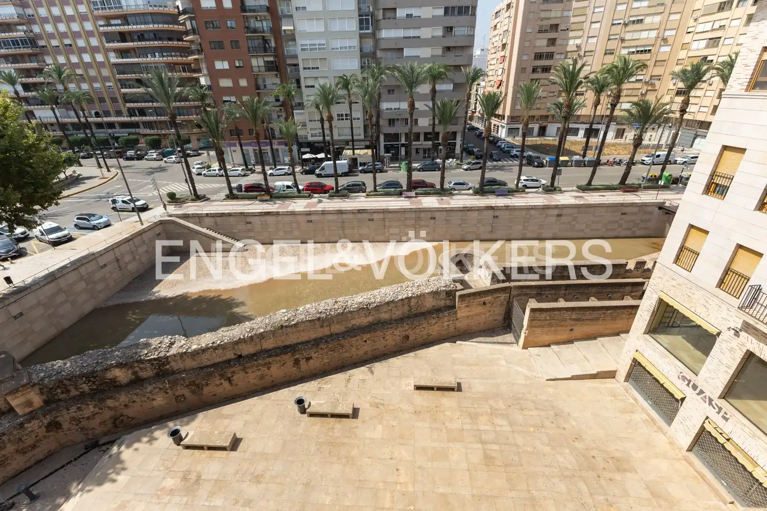 Vista exterior de Dúplex de alquiler en Alzira con Aire acondicionado, Calefacción y Terraza