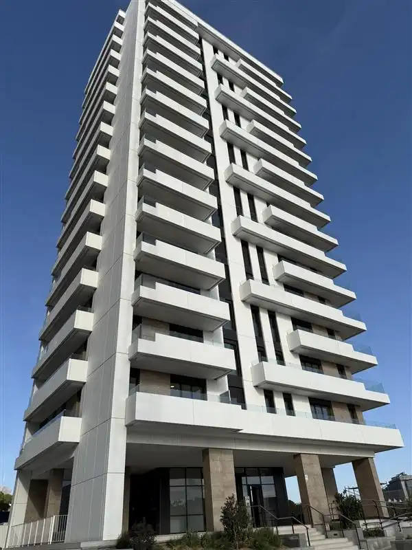 Außenansicht von Wohnung zur Miete in Esplugues de Llobregat mit Klimaanlage, Heizung und Terrasse