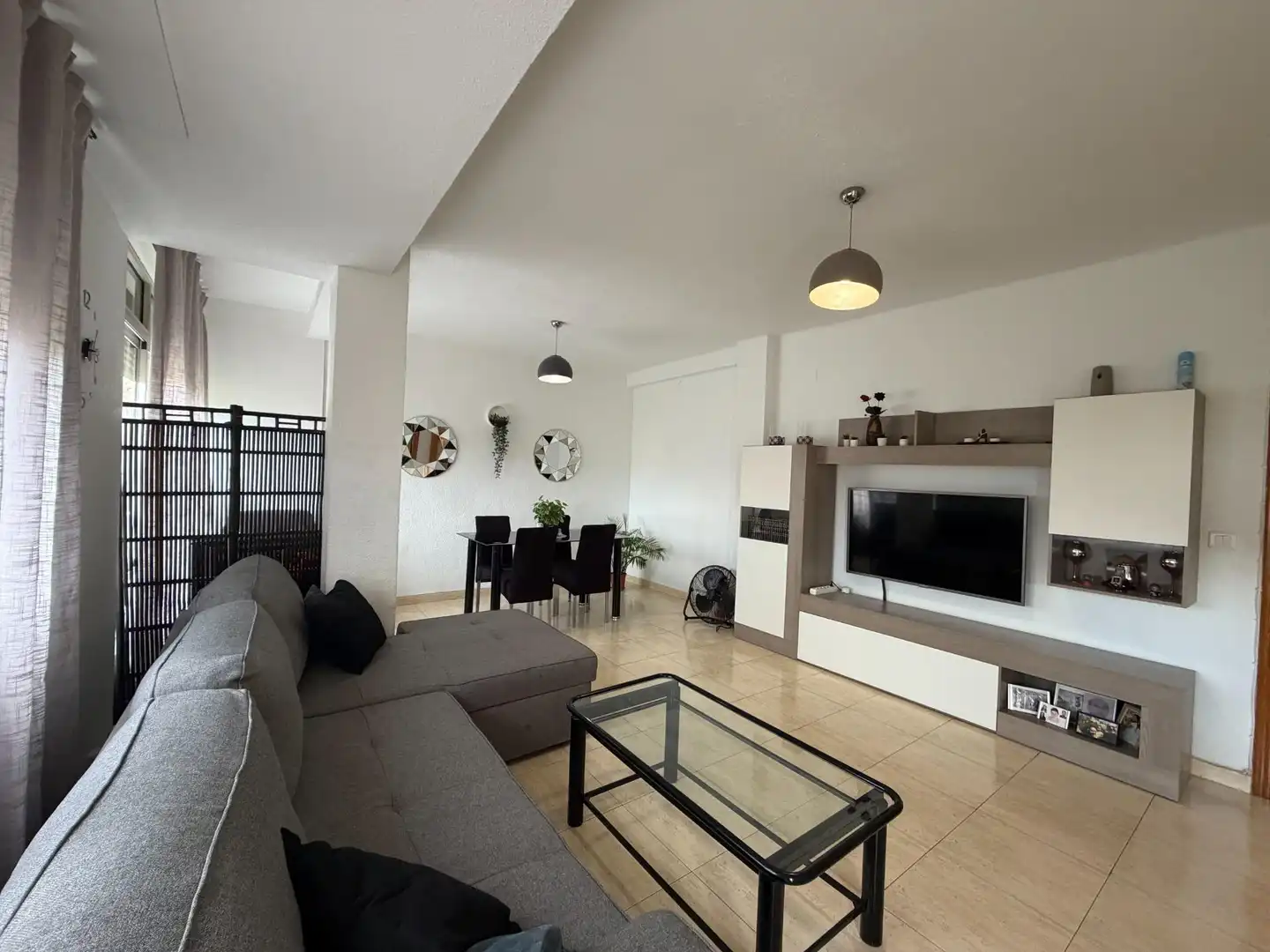 Piso con balcón en venta en Garbinet - Vistahermosa