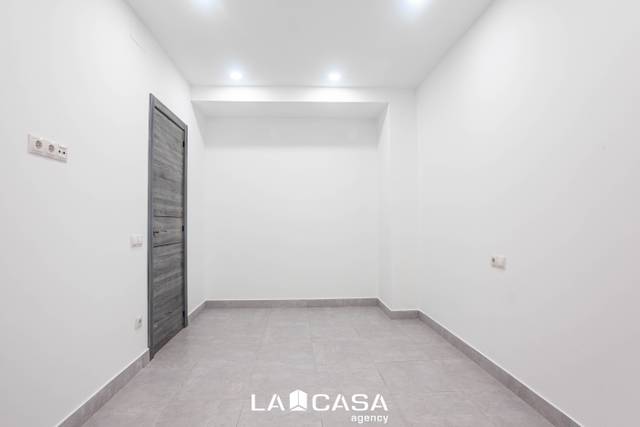 Planta baja en Venta en Sants-Badal