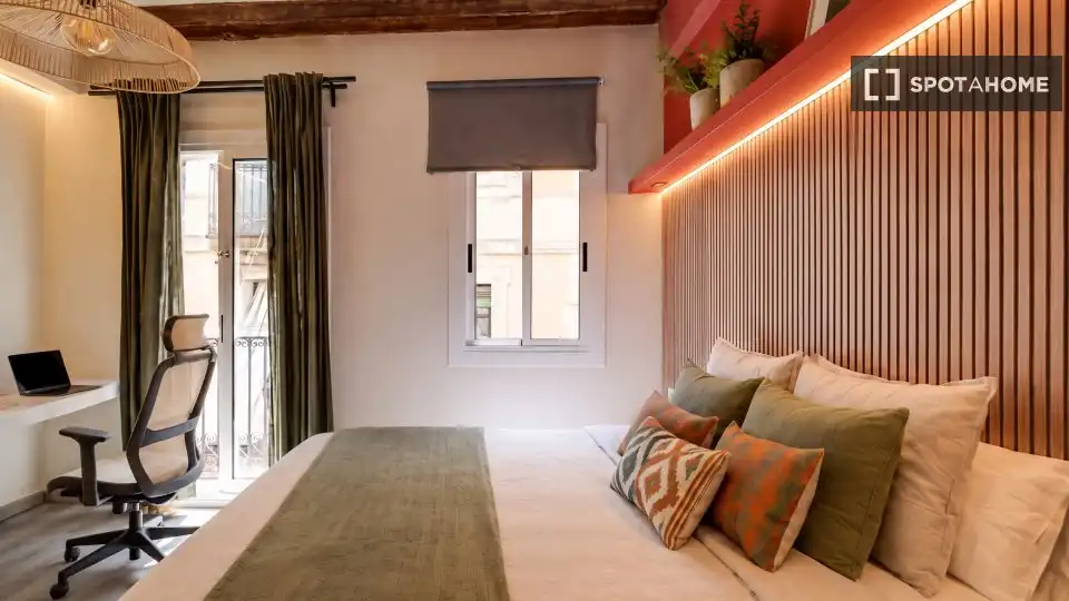 Flat with terrace to rent in Ciutat Vella, imagen 2