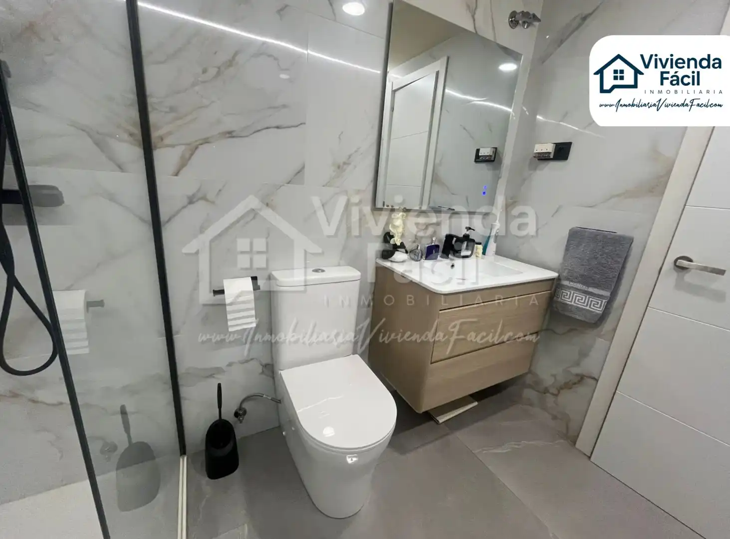 Bathroom of Flat for sale in Alcobendas  with Air Conditioner, Heating and Parquet flooring