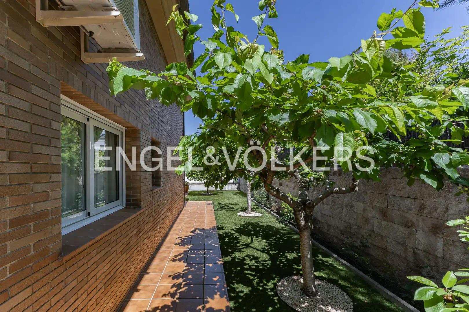 Terraza de Casa o chalet en venta en Molins de Rei con Aire acondicionado, Calefacción y Jardín privado