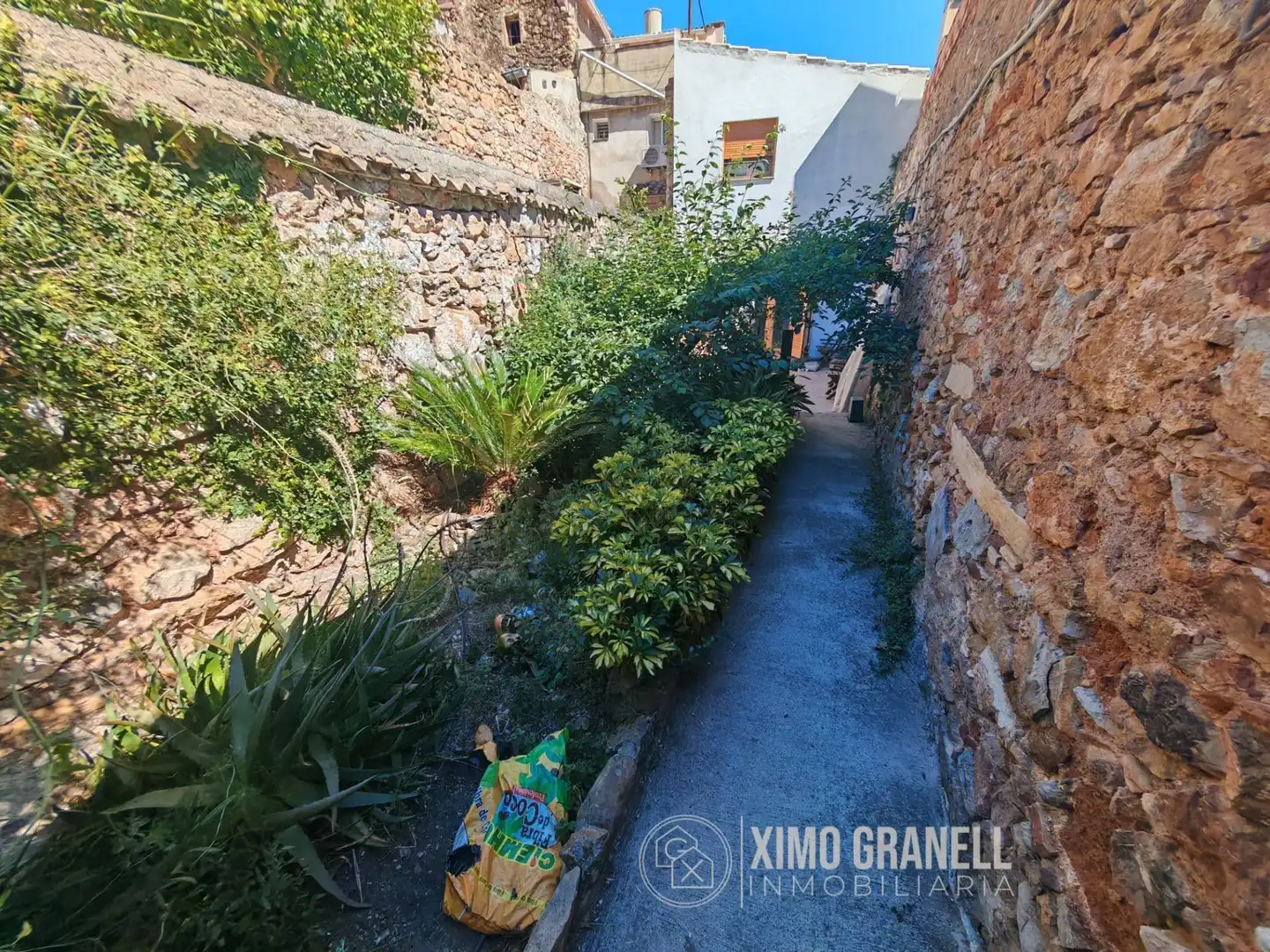 Vista exterior de Casa o xalet en venda en Alfondeguilla amb Calefacció, Jardí privat i Terrassa