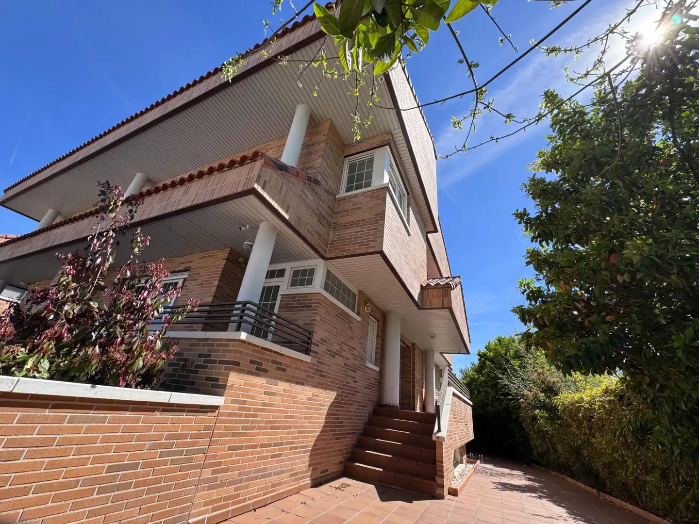 Vista exterior de Casa adosada en venta en Villanueva de la Cañada con Parquet