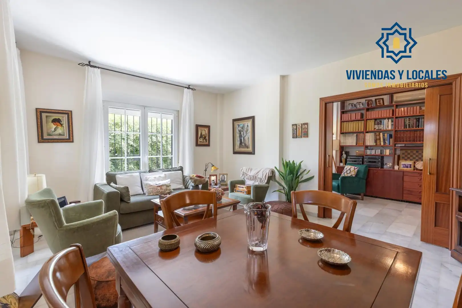 Sala de estar de Casa o chalet en venta en La Zubia con Aire acondicionado, Calefacción y Jardín privado