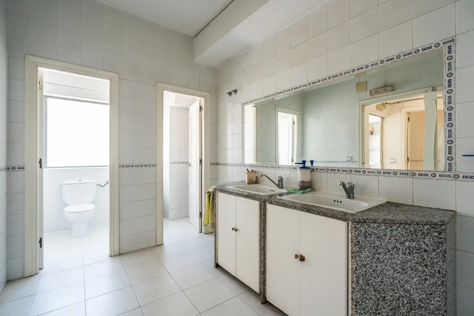 Badezimmer von Fabrikhallen zur Miete in Móstoles