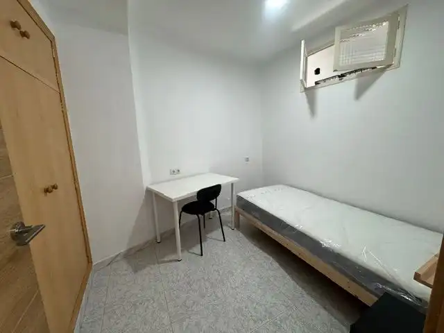 Bedroom of Flat for share in Alcoy / Alcoi  with Furnished