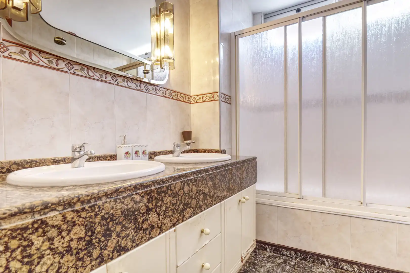 Baño de Piso en venta en A Coruña Capital  con Calefacción, Parquet y Trastero