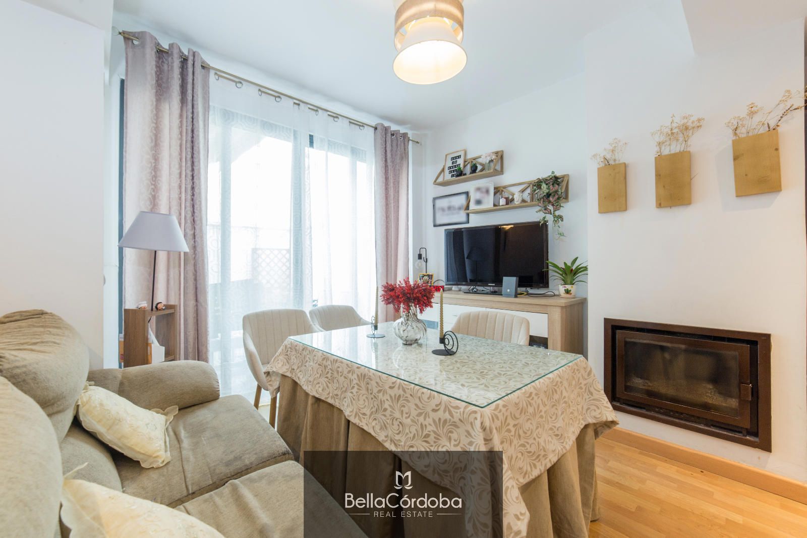 Vista exterior de Casa adosada en venta en  Córdoba Capital con Aire acondicionado, Terraza y Piscina