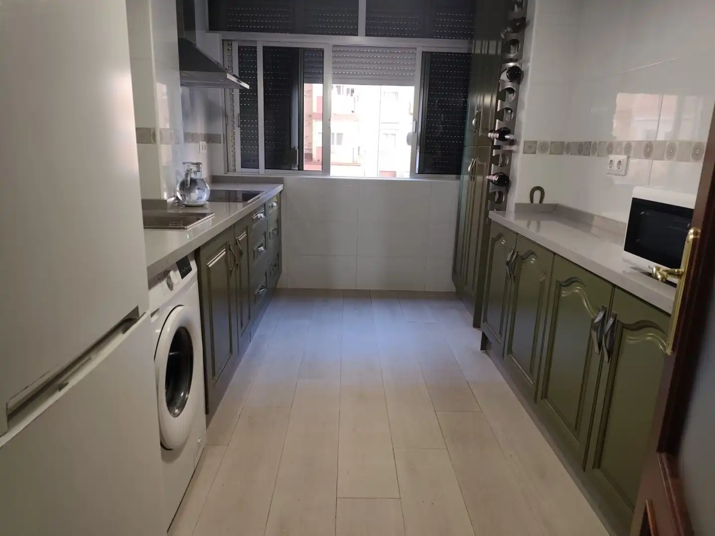 Kitchen of Flat for sale in Sevilla  with Air Conditioner, Heating and Terrace