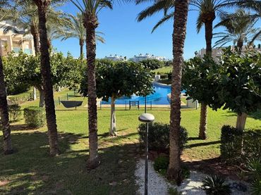 Pis amb piscina en venda a Avenida CERRILLOS DE(U)