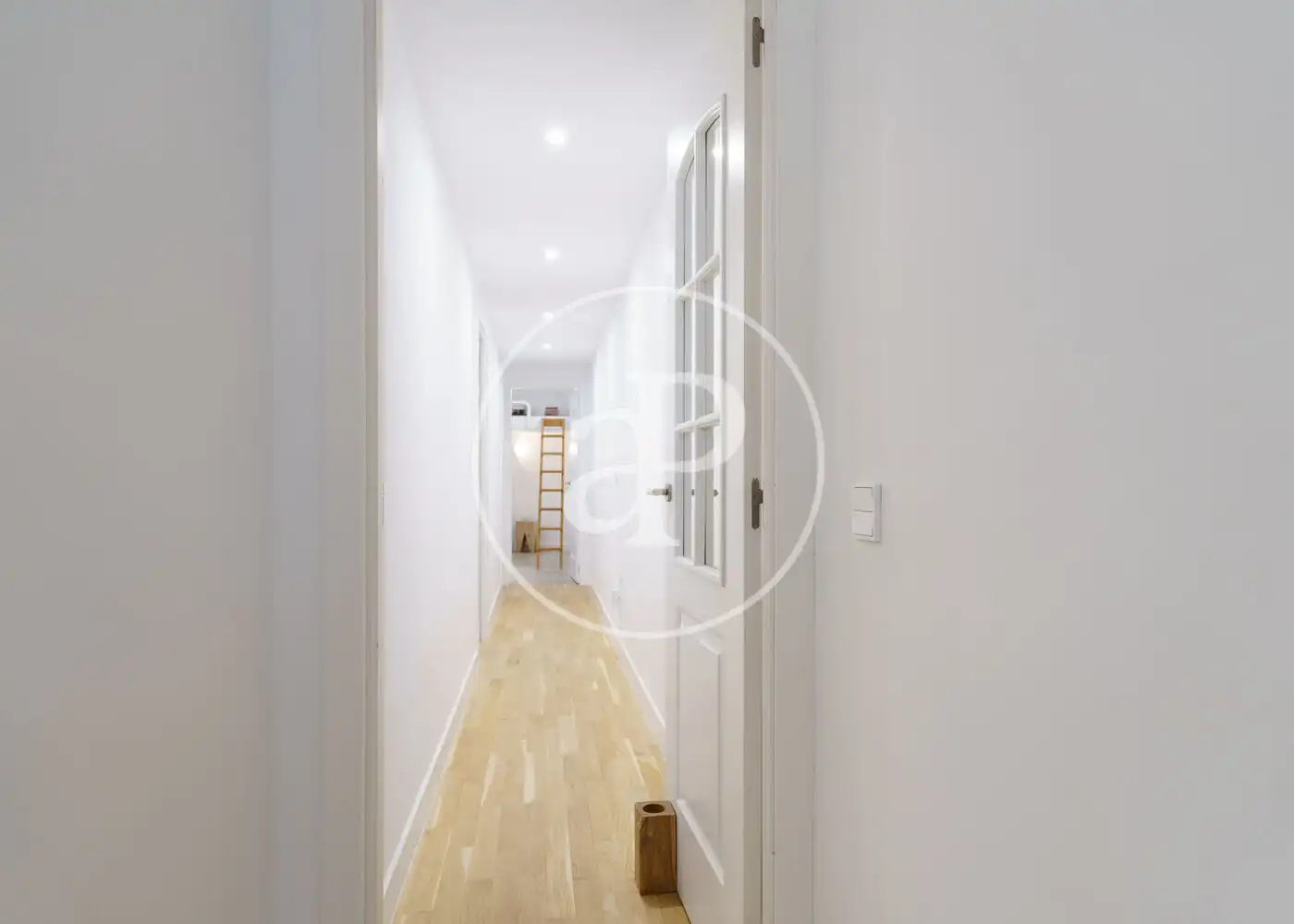Flat for rent in Madrid  with Air Conditioner, Heating and Furnished