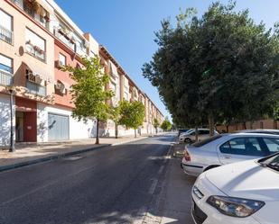 Exterior view of Flat for sale in  Granada Capital