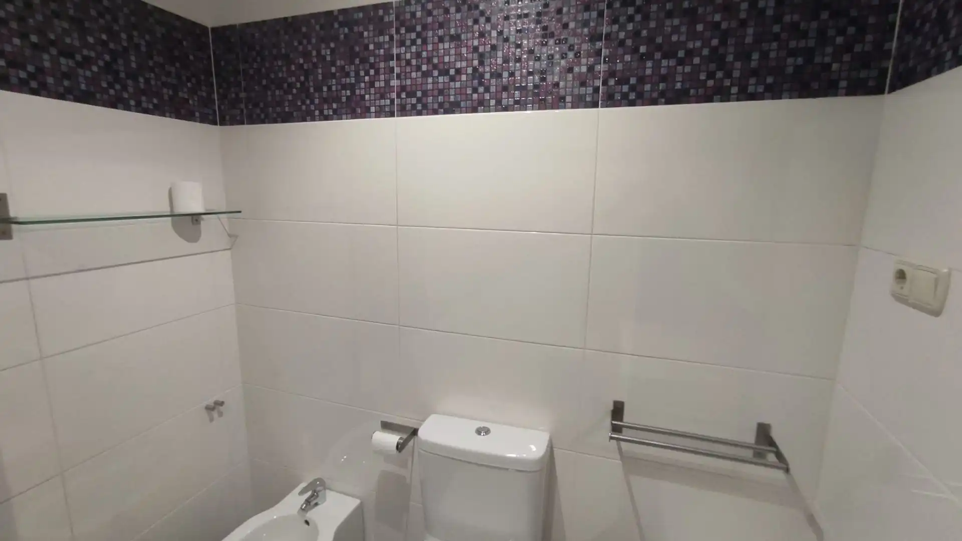 Baño de Piso de alquiler en Málaga con Aire acondicionado, Calefacción y Amueblado