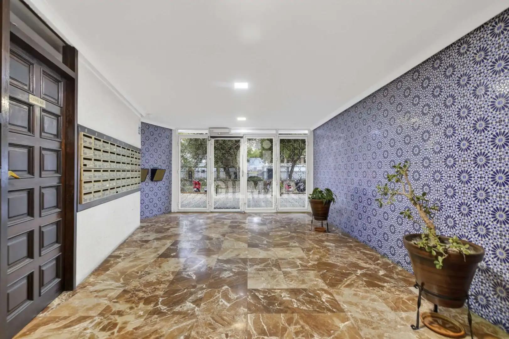 Piso en venta en Sevilla con Calefacción y Jardín privado