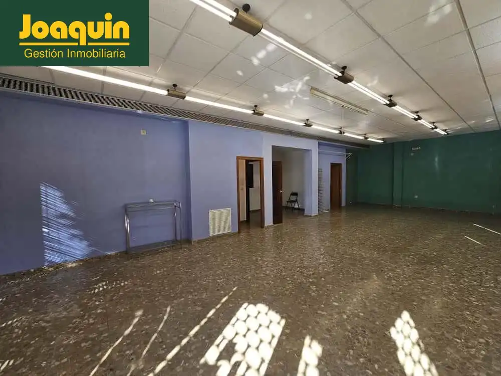 Local comercial de lloguer a Sureste, imagen 3