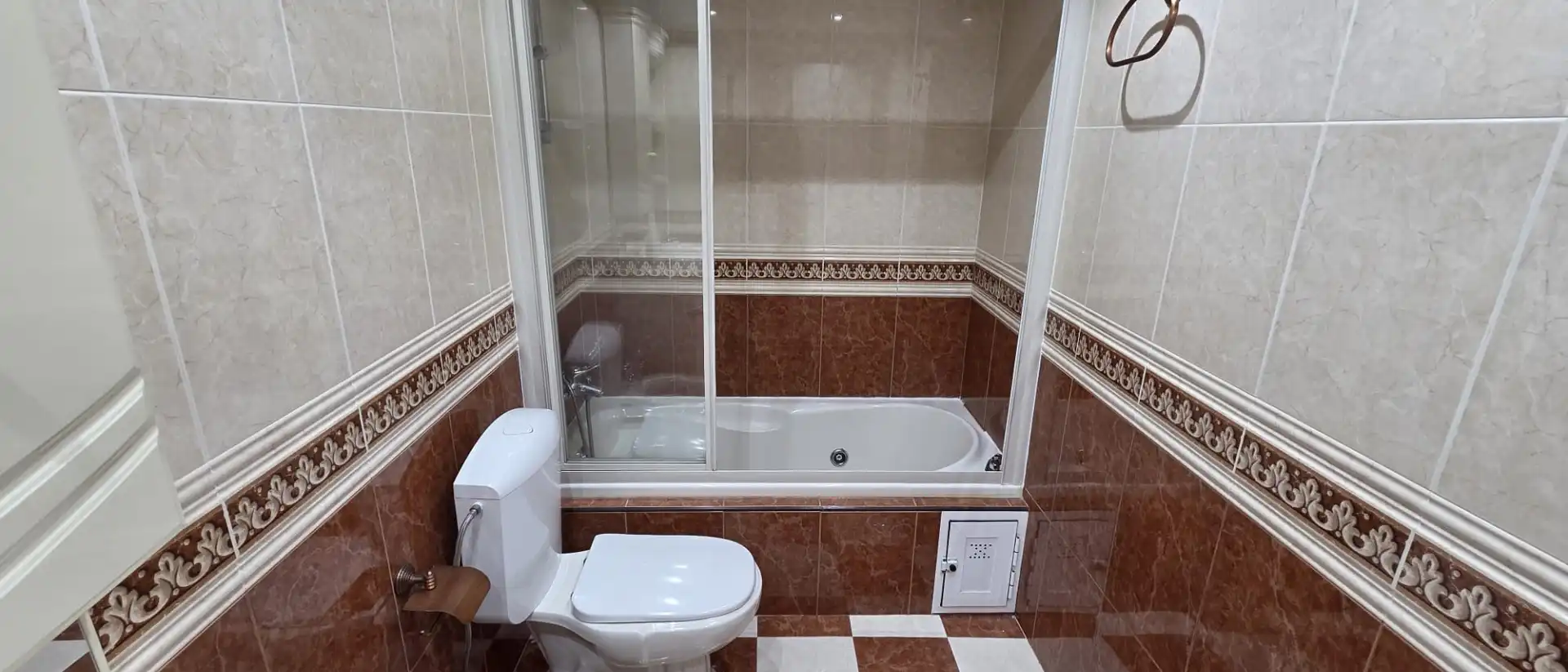 Badezimmer von Dachboden zur Miete in Málaga mit Klimaanlage, Terrasse und Balkon