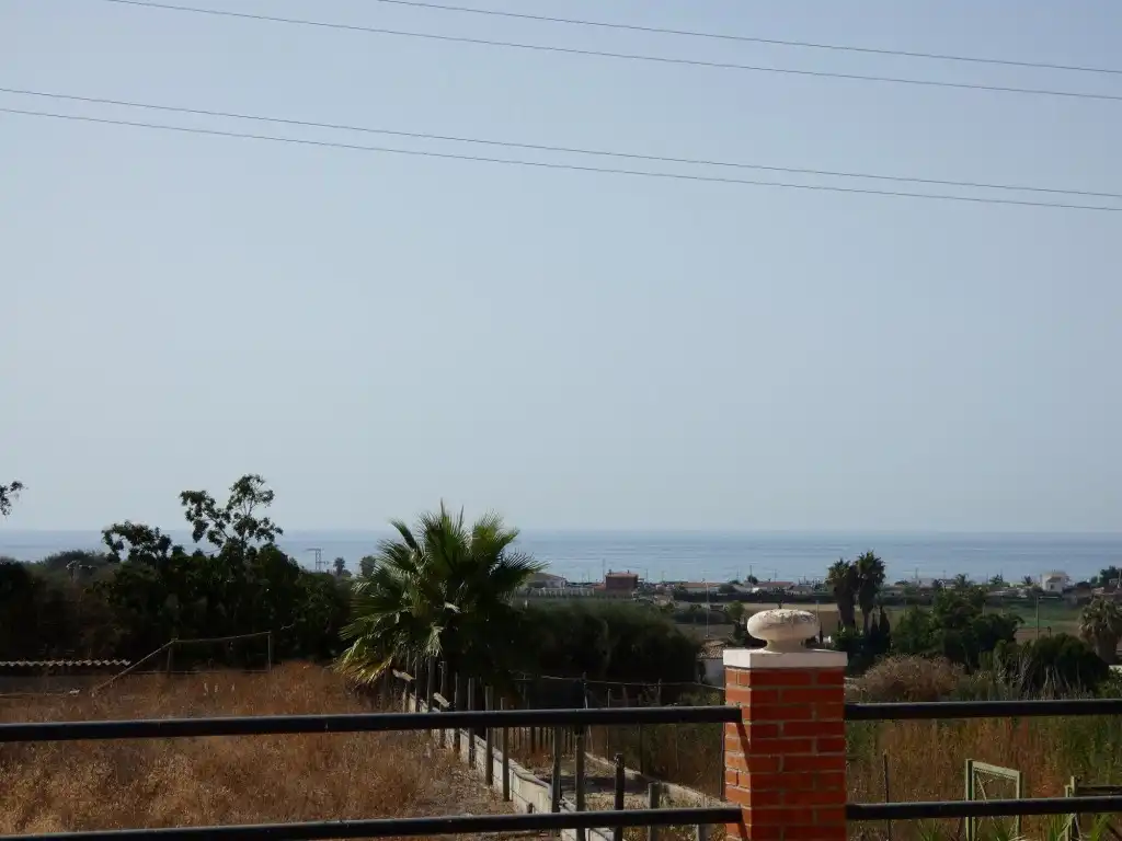 Country homes for sale in Almayate