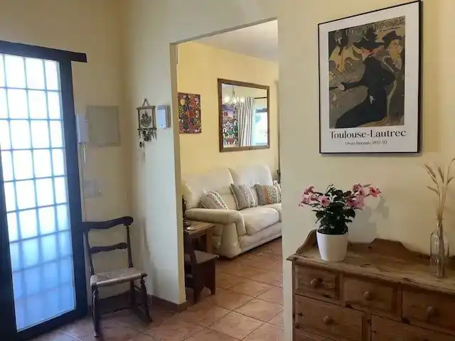 Sala d'estar de Casa o xalet en venda en Marbella amb Aire condicionat i Piscina