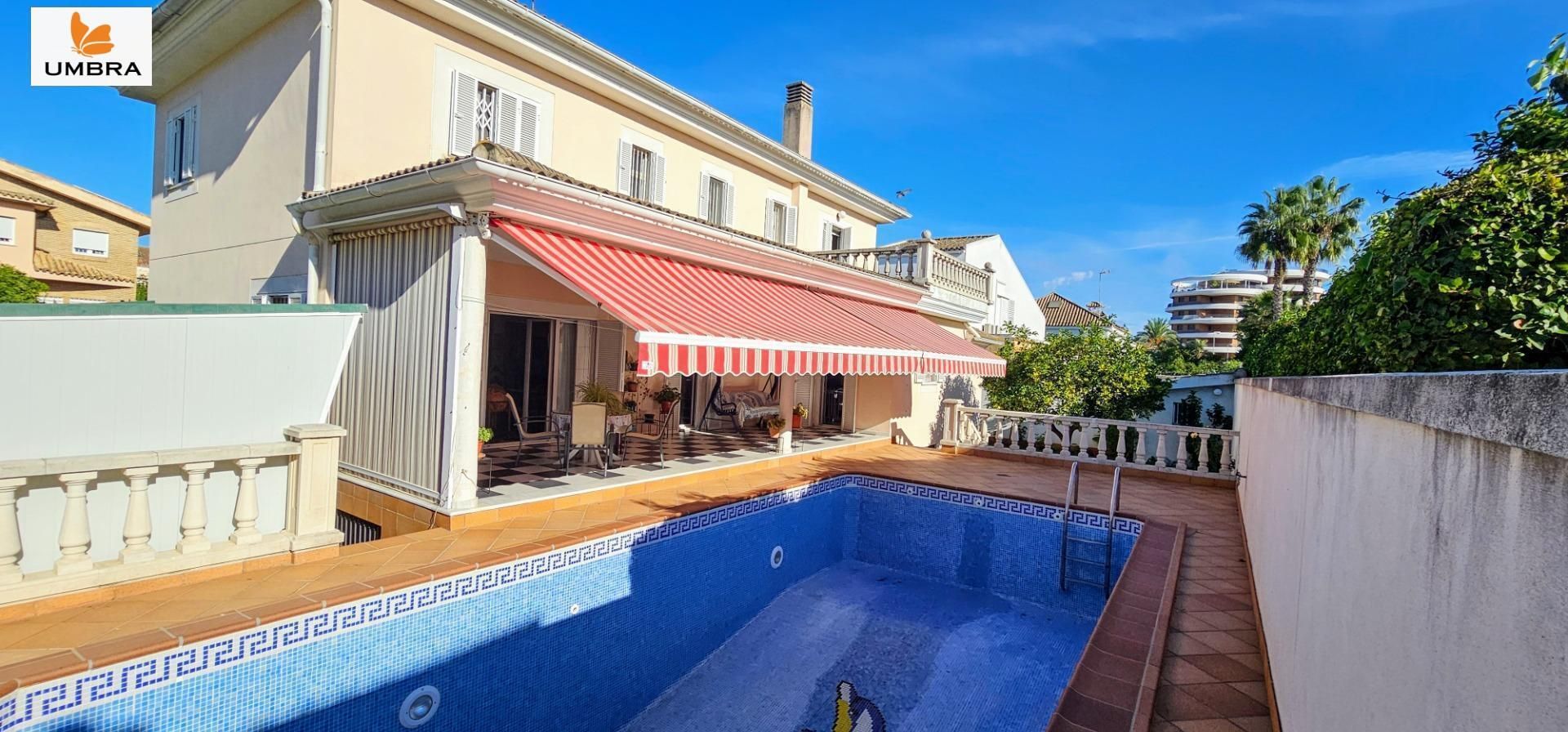 Piscina de Casa o xalet en venda en Jerez de la Frontera amb Aire condicionat, Calefacció i Jardí privat