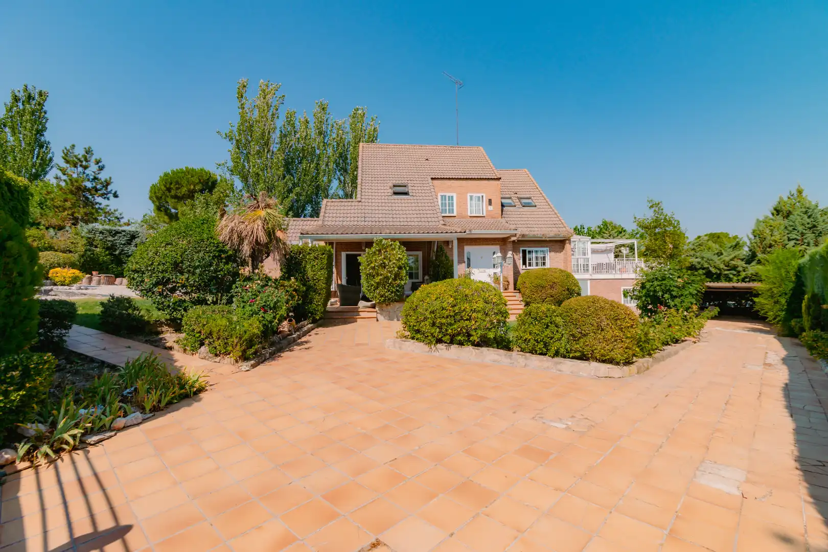 Jardí de Casa o xalet en venda en Las Rozas de Madrid amb Calefacció, Jardí privat i Parquet