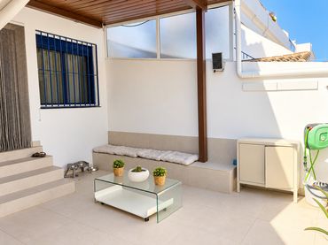 Casa pareada con piscina en venta en Santangelo