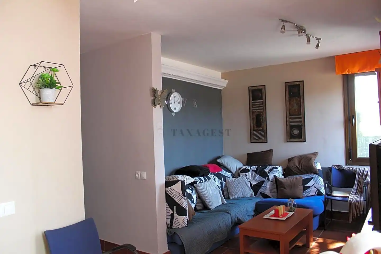 Sala de estar de Casa adosada en venta en Deltebre con Terraza, Amueblado y Piscina comunitaria
