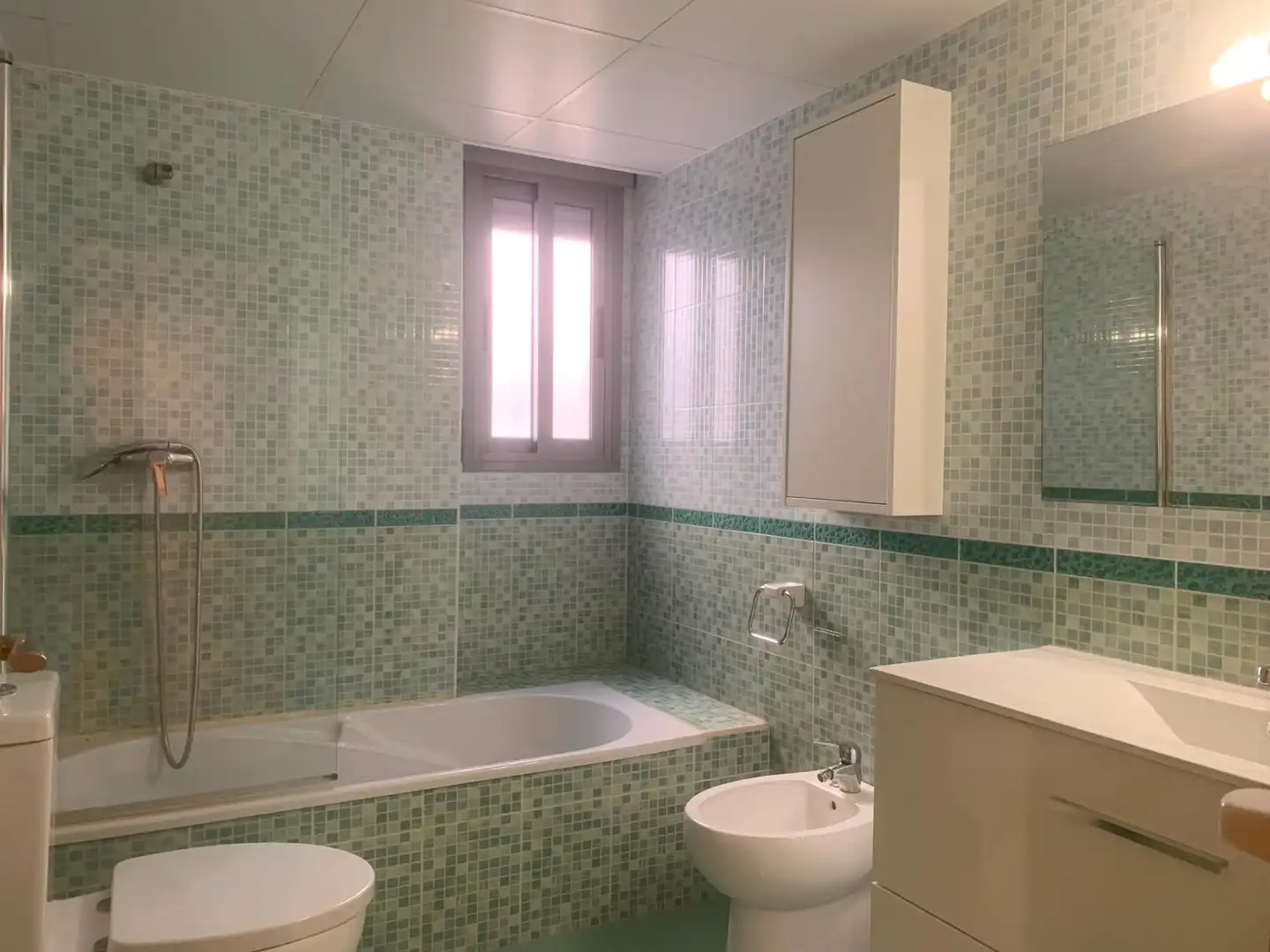 Baño de Ático de alquiler en Murcia con Aire acondicionado, Calefacción y Terraza