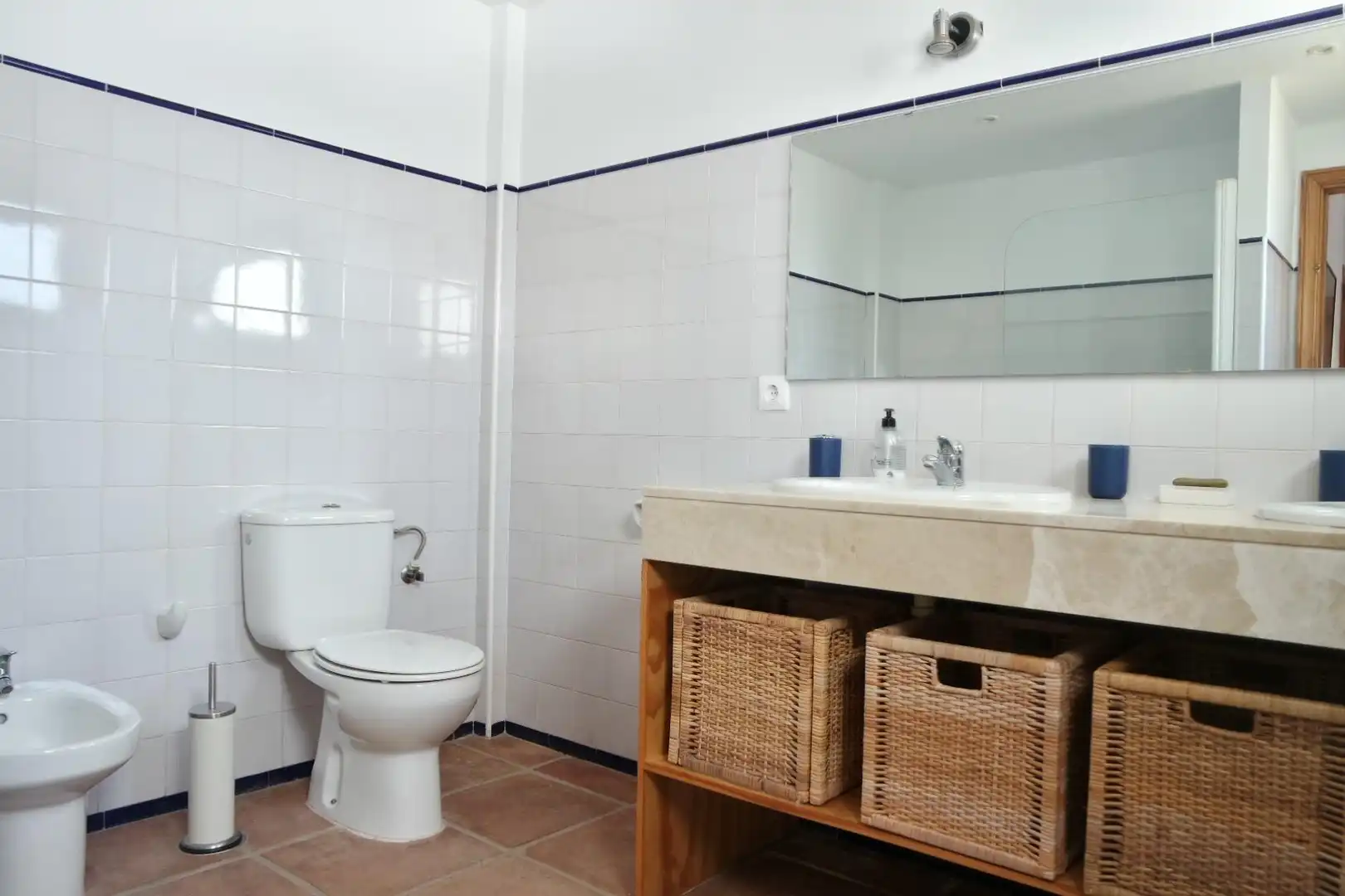 Badezimmer von Haus zum Verkauf in Sanlúcar de Barrameda mit Klimaanlage, Heizung und Privatgarten
