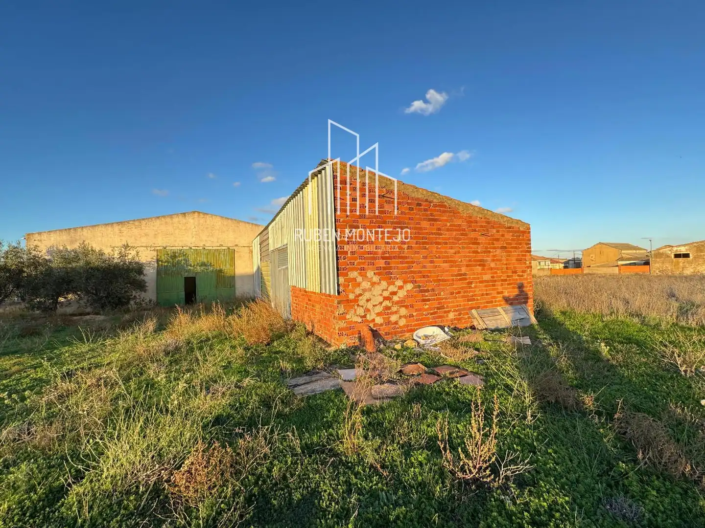 Land for sale in Espino de la Orbada
