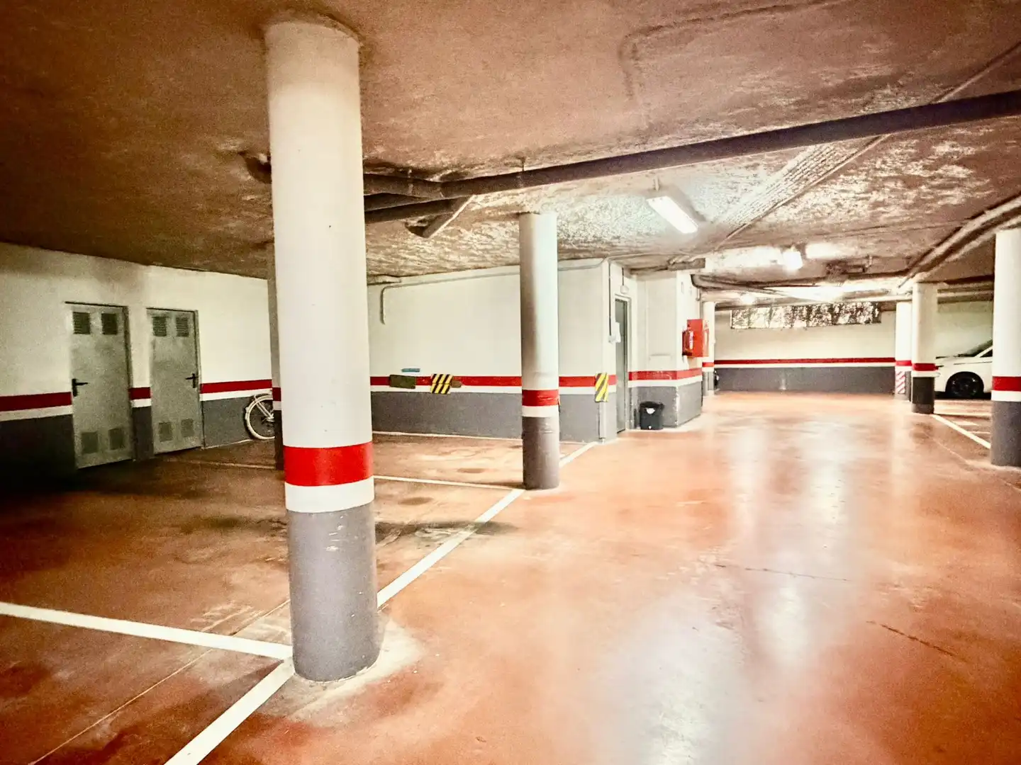 Aparcament de Planta baixa en venda en Leioa amb Calefacció, Jardí privat i Terrassa