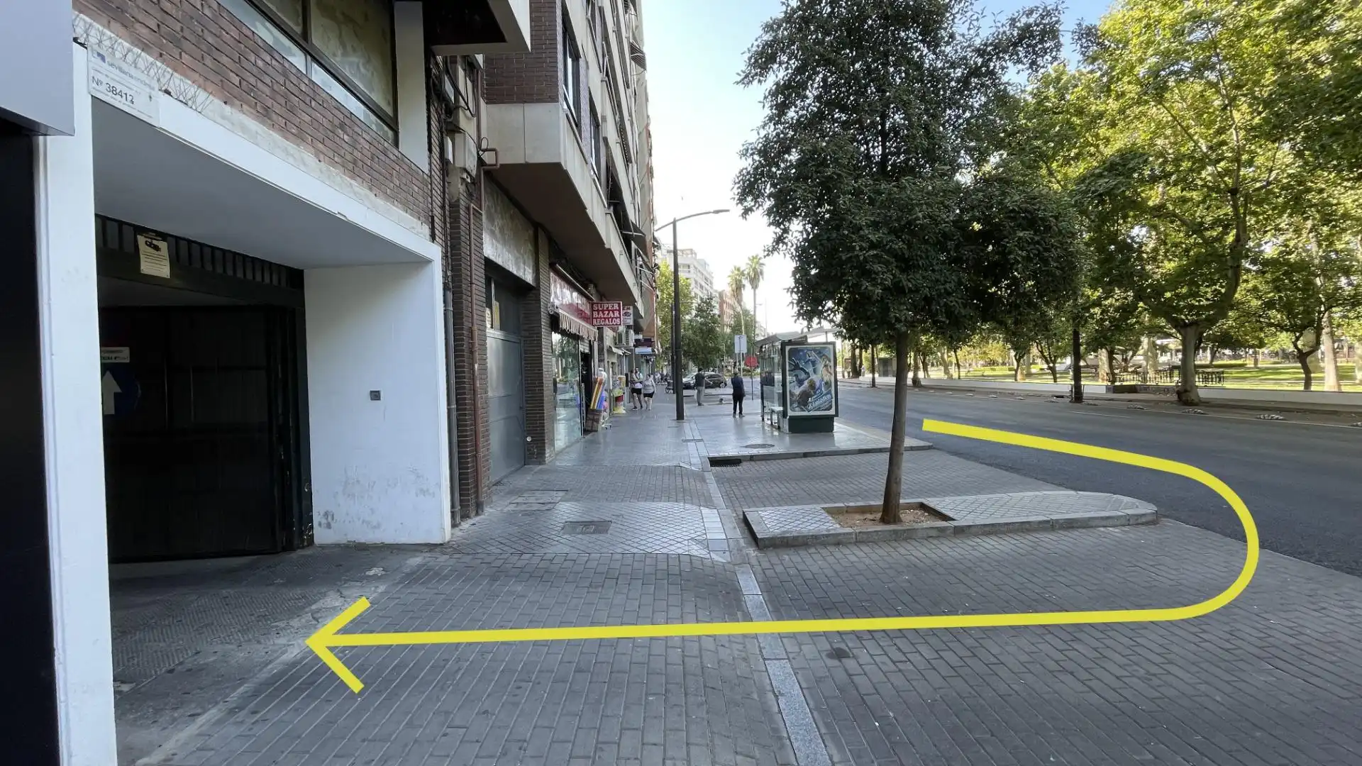 Außenansicht von Garage zum Verkauf in Córdoba