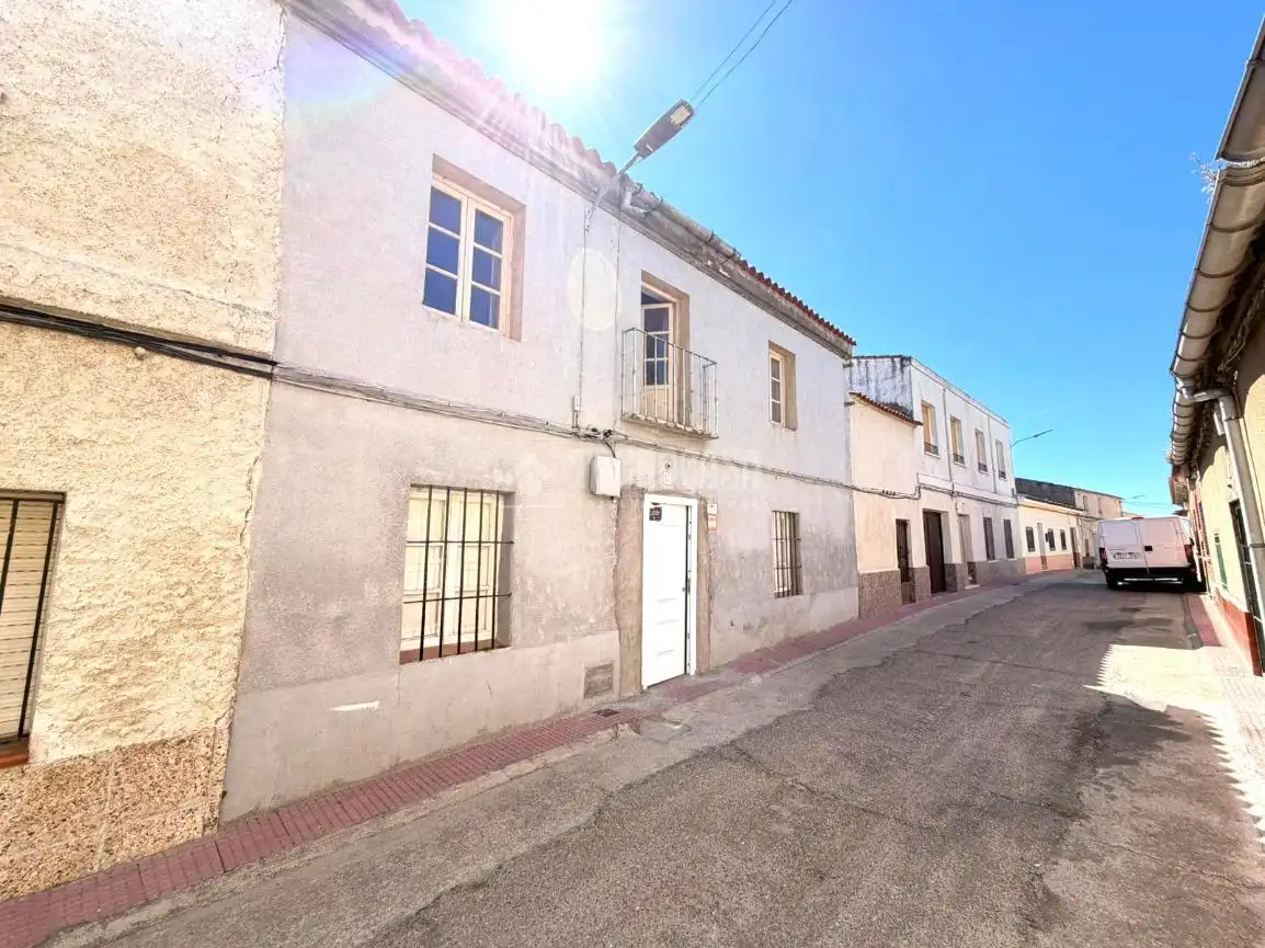 Vista exterior de Finca rústica en venda en Cebolla amb Jardí privat