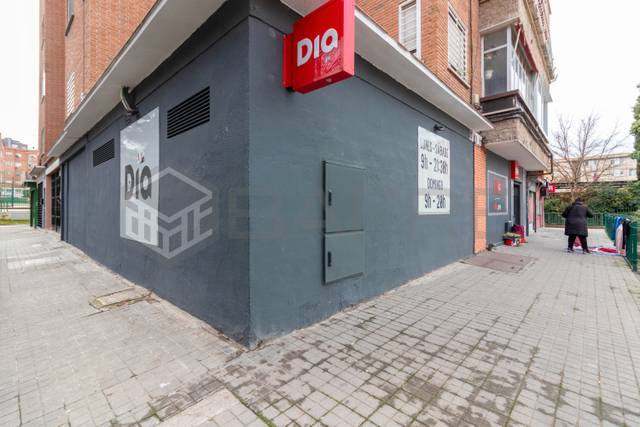 Local comercial en Venta en Calle de la Encomienda de Palacios en Fontarrón