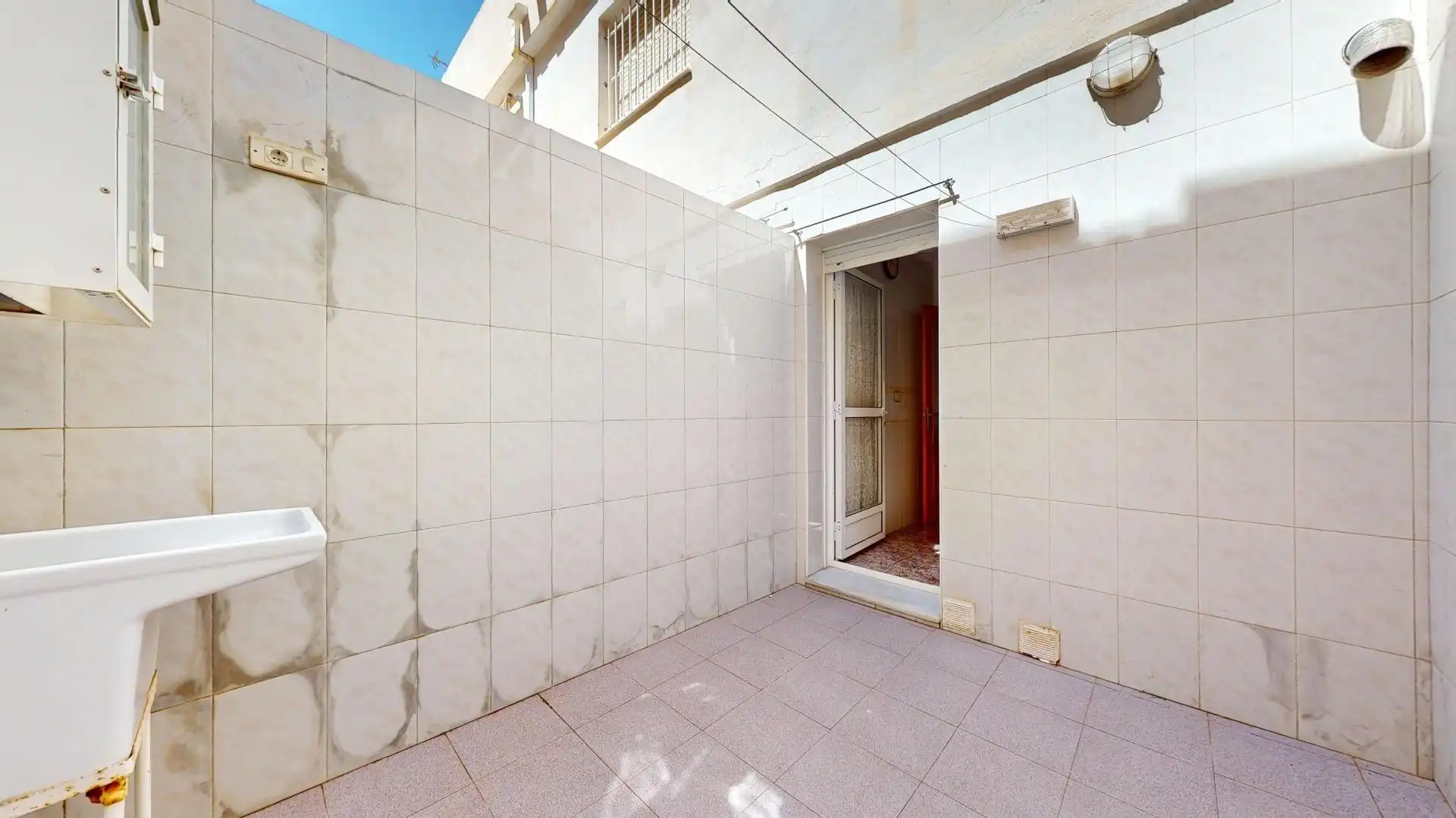 Vista exterior de Casa adosada en venta en San Pedro del Pinatar con Terraza, Amueblado y Balcón