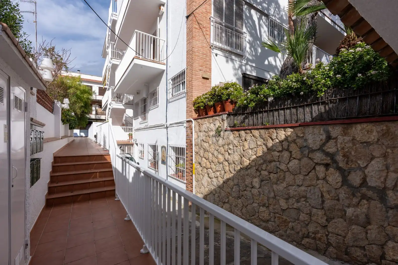 Vista exterior de Ático en venta en Sitges con Aire acondicionado, Calefacción y Terraza