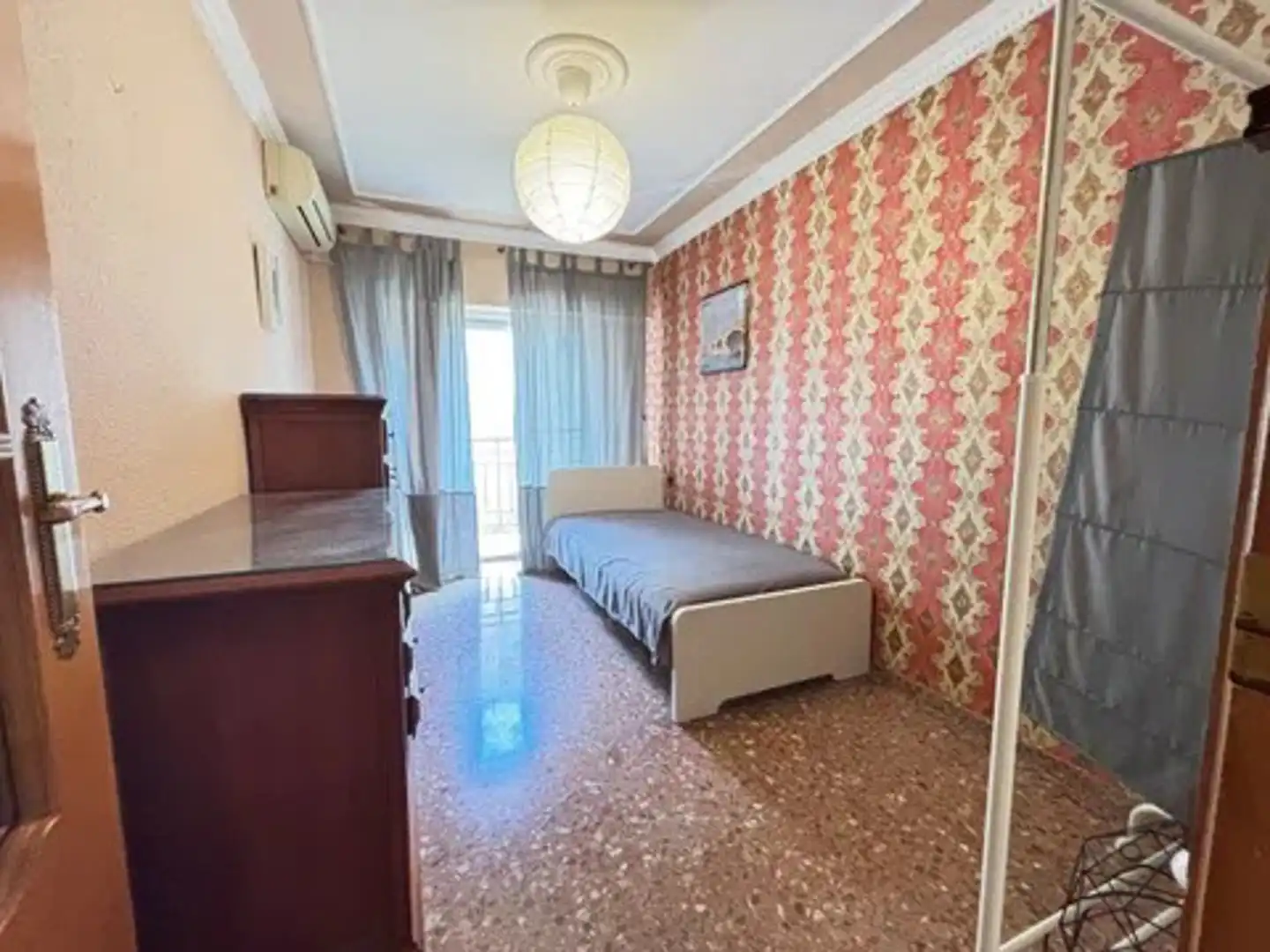 Dormitori de Apartament en venda en Mislata amb Moblat