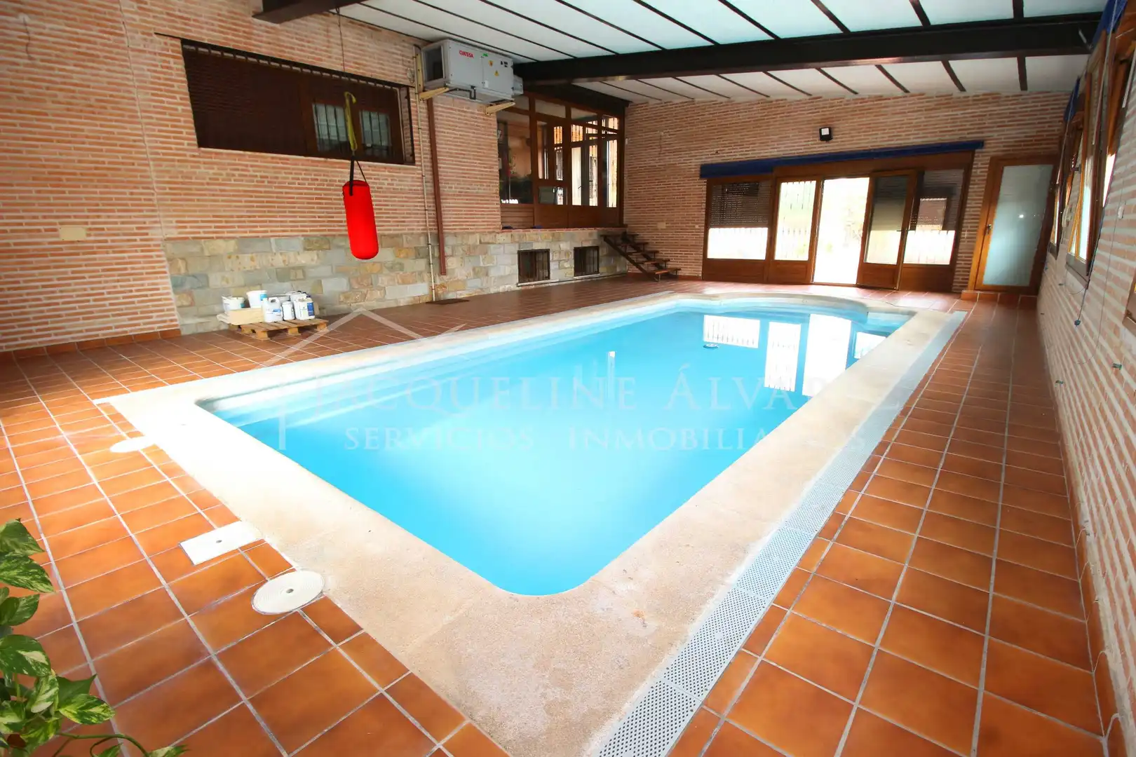 Piscina de Casa o xalet en venda en Yeles amb Calefacció, Jardí privat i Piscina