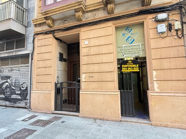 Locale commerciale in vendita a Calle Jacobo Olañeta