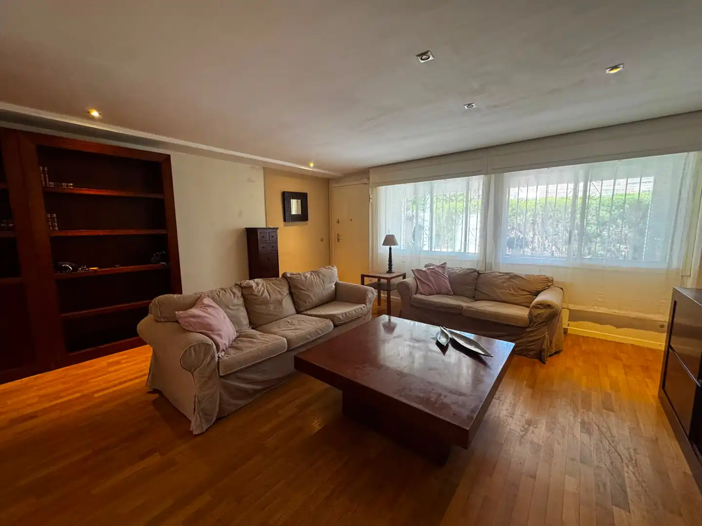 Sala d'estar de Casa o xalet de lloguer en Alicante / Alacant amb Aire condicionat, Jardí privat i Parquet