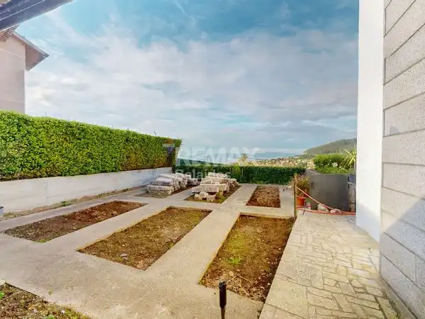 Houses for sale in Vigo   with Heating, Private garden and Parquet flooring