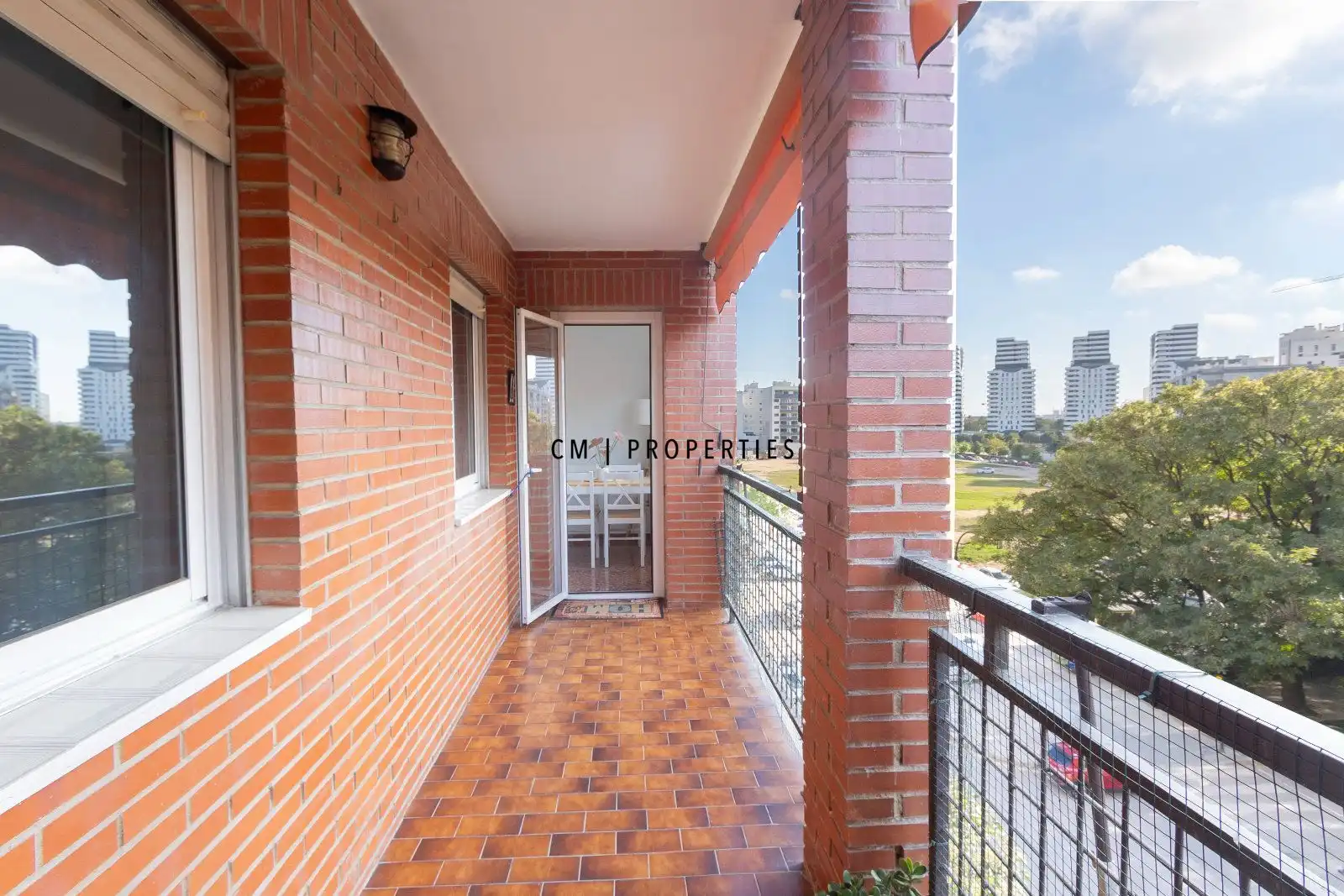 Terrasse von Wohnung zur Miete in Quatre Carreres