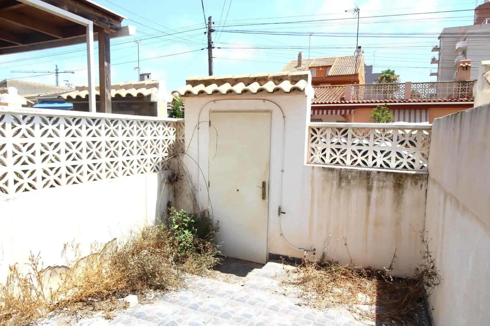 Vista exterior de Casa adosada en venda en Torrevieja