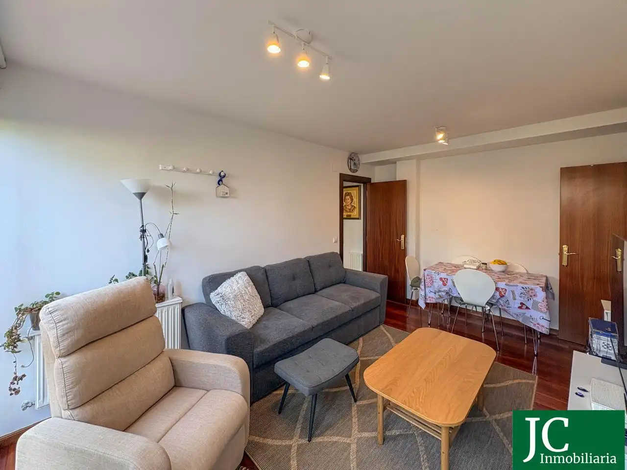 Sala de estar de Planta baja en venta en Bárcena de Cicero con Calefacción, Jardín privado y Terraza