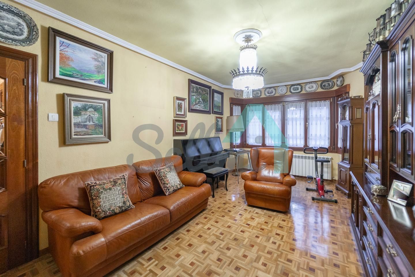 Sala de estar de Piso en venta en Mieres (Asturias) con Calefacción y Parquet