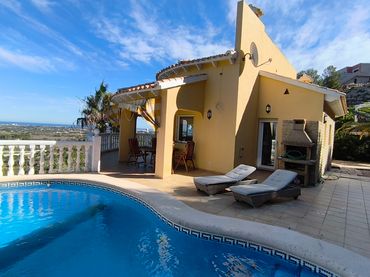 Xalet amb piscina en venda a CV-735