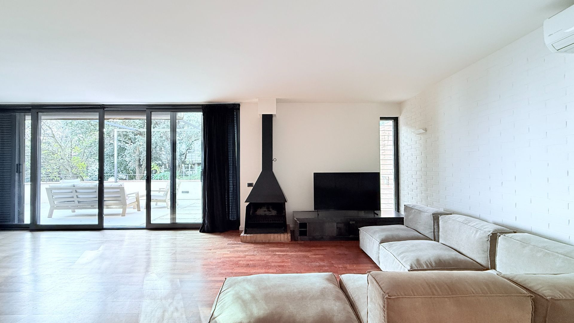 Living room of House or chalet to rent in  Barcelona Capital  with Air Conditioner, Heating and Terrace