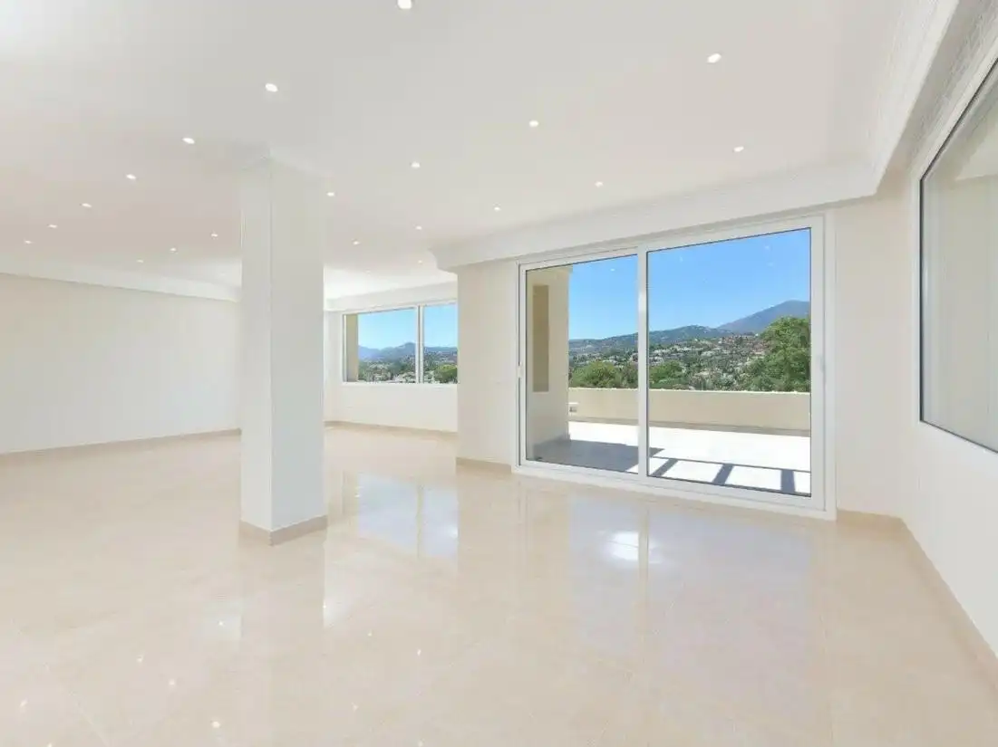 Penthouse with pool for sale in Nueva Andalucía, imagen 11